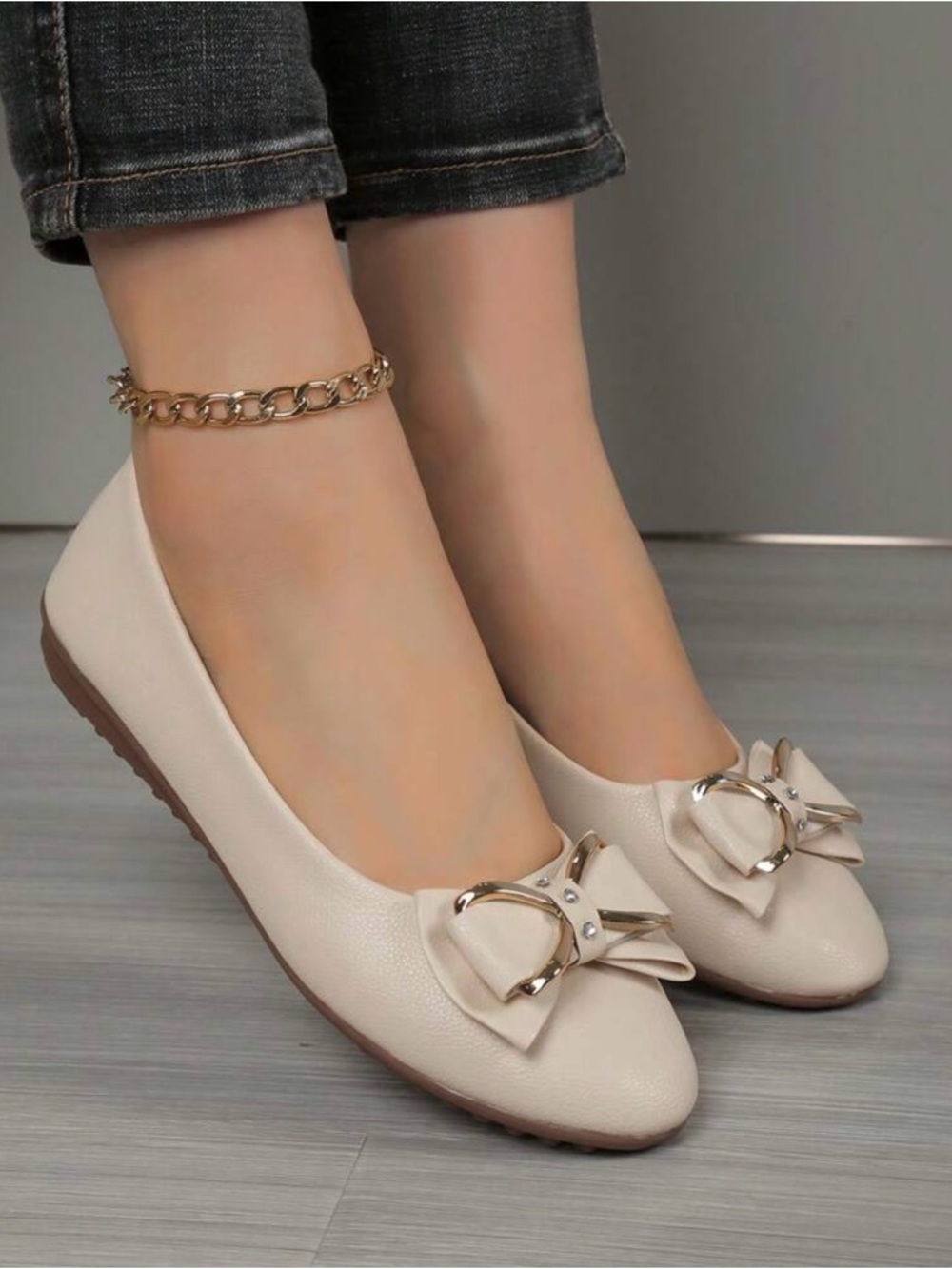 Women’s Beige Ballet Flats Slip-On Round Toe Bow Metallic Accent Lightweight